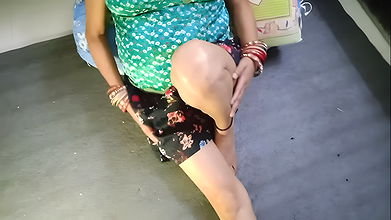 Indian desi girl fingering her pussy ,hot boobs,nipple