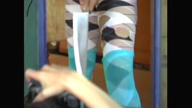 SunnyLeone_furry_bikini_bts_4m_hi_02