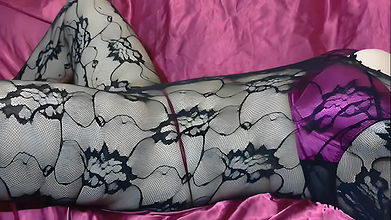 IndianSexVideoz_indian_babe_in_lace_body_stockings