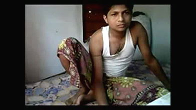 IndianSexVideoz_desi_couple_homemade_fucking