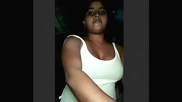 Sexy Desi Showing Her Big Boobs and Pussy