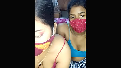 Stripchat-Public.Show-f-sexysoumi-2024.07.19.174251