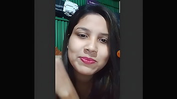 Beautiful Married Girl Showing