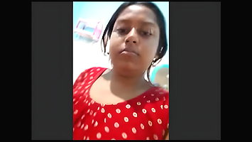 Sexy bhabi show her boobs