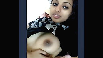 Lankan College grl boobs