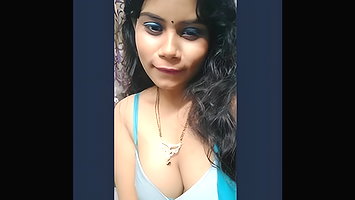 Naughty Desi Cuite Cheting Bhabhi showing to