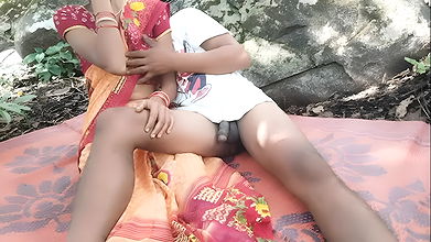 Indian bhabi girl sucking black cock and hard fucking by he lover, Desi girl fucking with her step brother