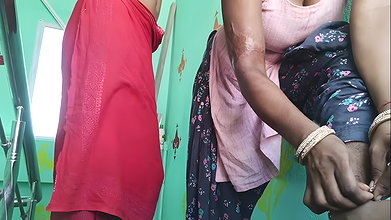 Mistress’s stepdaughter mujhe chhat pe bula ke chudwaya devar bhabhi chudai