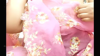 Vietnam sexy girl showing sexy boobs