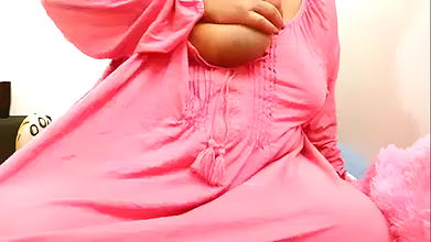 Bhutani sexy aunty showing natural tits