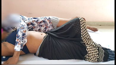 Tharki wife Sarika boli aur jorjor se karo pura andar ghusda do bohat maza aa raha hai