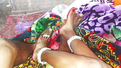 Newly married Bengali bhabhi ko bhaiya hard chudai kar rahe the then devar madharchod made video