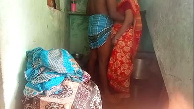 Tamil Wife and Husband Have Real Sex at Home