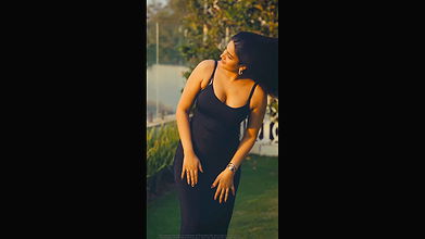 Niddhi Agarwal awesome deep cleavage show