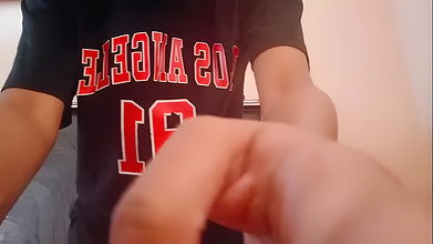 Sexy Bengali Bhabhi Fingers Herself For Neighbour