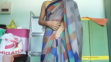 Hot college girl in saree 2
