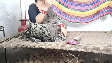 On Rakshabandhan I tied a Rakhi on my stepbrother’s dick! Clear Hindi audio