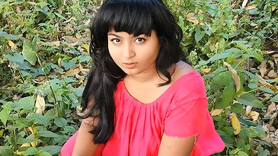 I found Boudi alone in the garden and fucked her, Bhabhi said crack my pussy