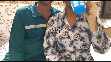 Gorąca romantyczna żona Sarika Pieska seks z mężem