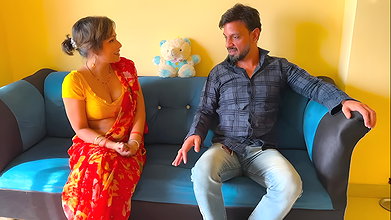 Indian Desi Bhabhi Savita uprawia seks ze swoim szefem w swoim domu