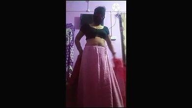 Indyjska dojrzała masturbacja i głodna seksu