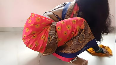 Indyjska pokojówka Kanta Bai uprawia seks w stylu pieska z szefem