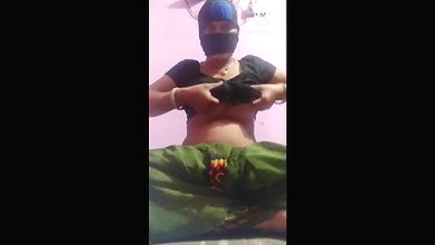 Indyjski Desi Bhabhi nagie seksowne ciało pokazuje do jego Sasur Ji, ponieważ jej sasur jest jebanie codziennie jego bahu