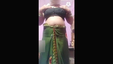 Macocha pokazuje swoje krzywe ciało