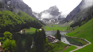 macocha Siostra Faustina dzieli łóżko w pokoju hotelowym z zboczonym pasierbem miał nieoczekiwany gorący seks