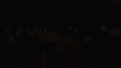 Macocha z wielką dupą była tak napalona, że podskakuje i pociera swoją ogromną dupę mojego grubego kutasa, aż sprawia, że spust w niej