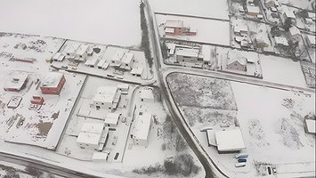 Moja cipka zrobiła się tak mokra podczas masowania moich dużych piersi, więc palcami mojej cipki aż do osiągnięcia orgazmów
