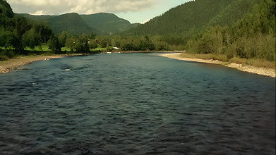 Moja cycata przyrodnia siostra z pięknymi dużymi cyckami nalega na ruchanie jej i wypełnia jej cipkę moją spermą, podczas gdy jej duże cycki podskakują