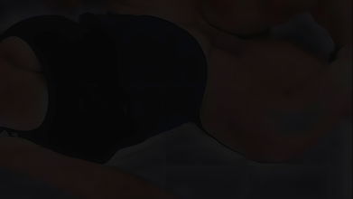 Moja żona powinna była nauczyć się od mojej macochy, jak zaspokoić jej napalonego męża, niech robi anal kremówka w jej dużym tyłku