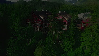 Najpiękniejsza dziewczyna z doskonałymi cyckami robi się tak napalona, dotyka jej mokrej cipki i masturbuje się dla ciebie orgazmem.