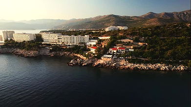 Napalona zdradzająca żona nagrała seks wideo podczas jazdy chłopaka Big Dick i podskakując jej duże cycki dla męża do obejrzenia