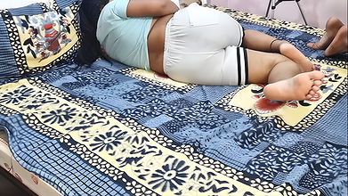 nauczycielka zaprasza swojego ucznia do swojego domu, chciała się pieprzyć