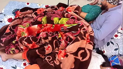 Pieprzona przyrodnia siostra, podczas gdy macocha odpoczywała z nim