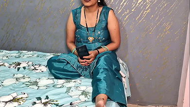 Ward boy wyleczył Bhabhis Ból głowy przez jebanie jej cipki, Desi Hindi Audio Porno