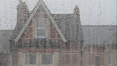 Wielkie cycki macocha przyłapane na masowaniu jej dużych cycków, jebanie ją, ale wyzywał mnie starać się nie spust, podczas gdy ona daje titjob