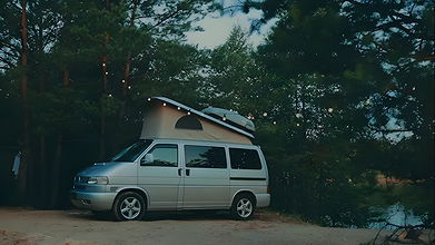 Wielkie cycki macocha zły po tym, jak był z grubsza używany od pasierba w swojej ciężarówce camper na zewnątrz