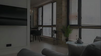 Wielkie cycki MILF Faustina Pierre podskakują jej duże naturalne cycki w różowym bikini i twerking jej duży tyłek