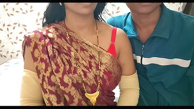 Śliczna seksowna gorąca żona Sarika Najlepszy indyjski piesek seks w łóżku z mężem