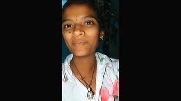 Desi hot bahbhi with hairy pussy riding