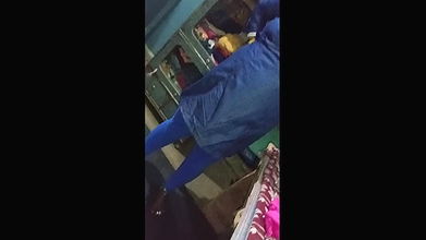 Makan Malik Aaya Reant Lene or Meri Chut Mar Di