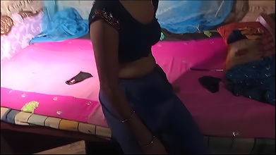 Indian Bhabhi Bal Saf Kar Diya Apne Hasband Ka