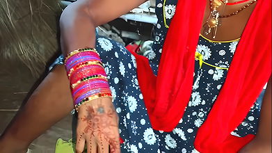 Sadi me aaye new married wife ko boyfriend ne gand me chudai kiya. Mehendi wali dulhan women ko husband ne bur me pela.hindi sex