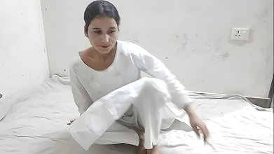 Jawan chachi ko ghar me pakar ke chod diya