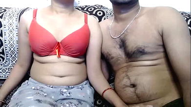 2021-11-26_cute_indian_couple00_14702826