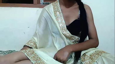 2022-08-07_hot_indian_couple_32354705