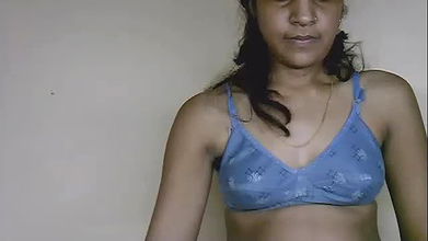 2022-09-17_hotnsweetindian_35907835